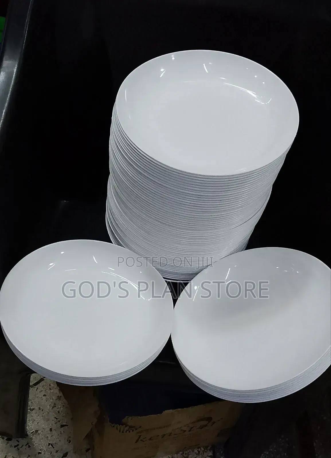 White Plastic Plates 12pcs