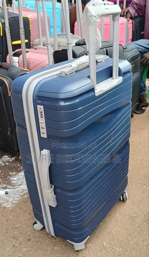 Yong Medium Plastic Suitcase 0p