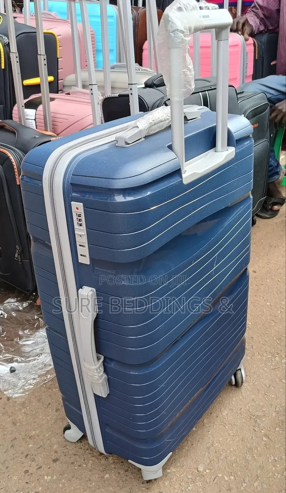 Yong Medium Plastic Suitcase 0p