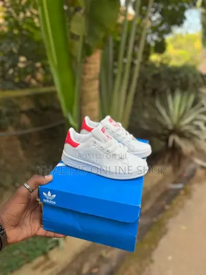 Nice Kids Sneakers