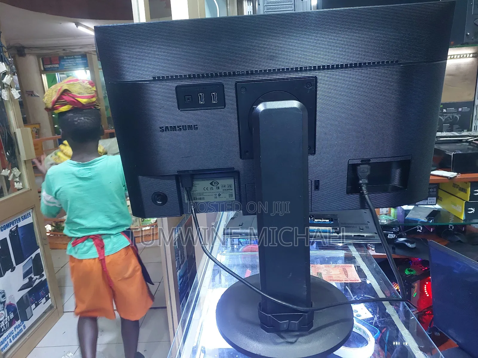Ips Bezeless Monitor 24 Inch
