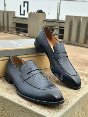 Classic Roberto Vanucci Itallian Leather Loafers in Stock