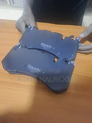 Front Brake Pads for W204