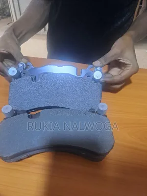 Front Brake Pads for W204