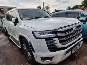 Toyota Land Cruiser 2012 White