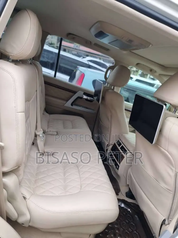 Toyota Land Cruiser 2012 White