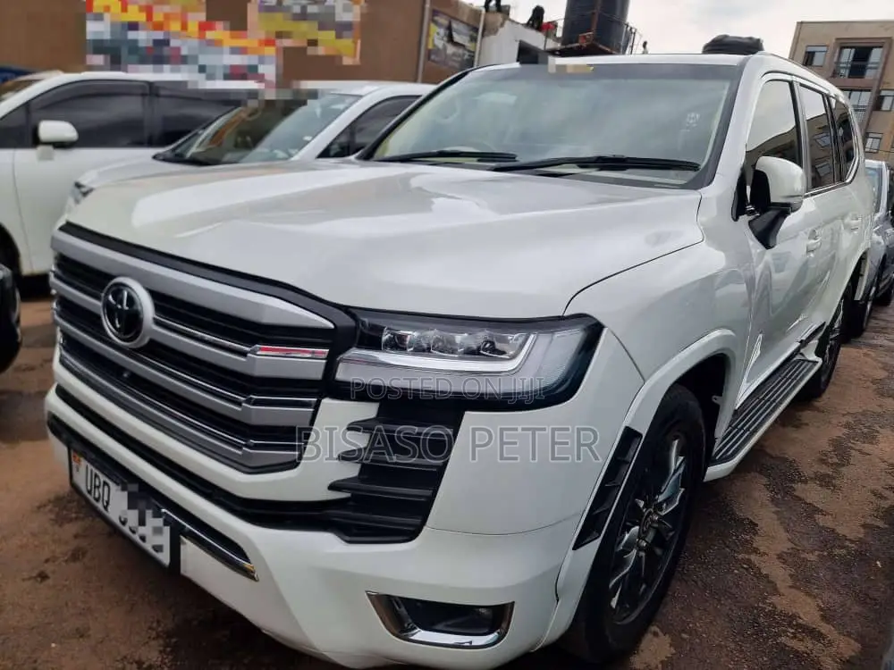 Toyota Land Cruiser 2012 White