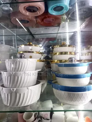 1set of 3 Pieces Ceramic Serving Dishes W Transparent Cover