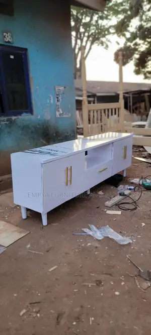 Whit Tv Stand Mable