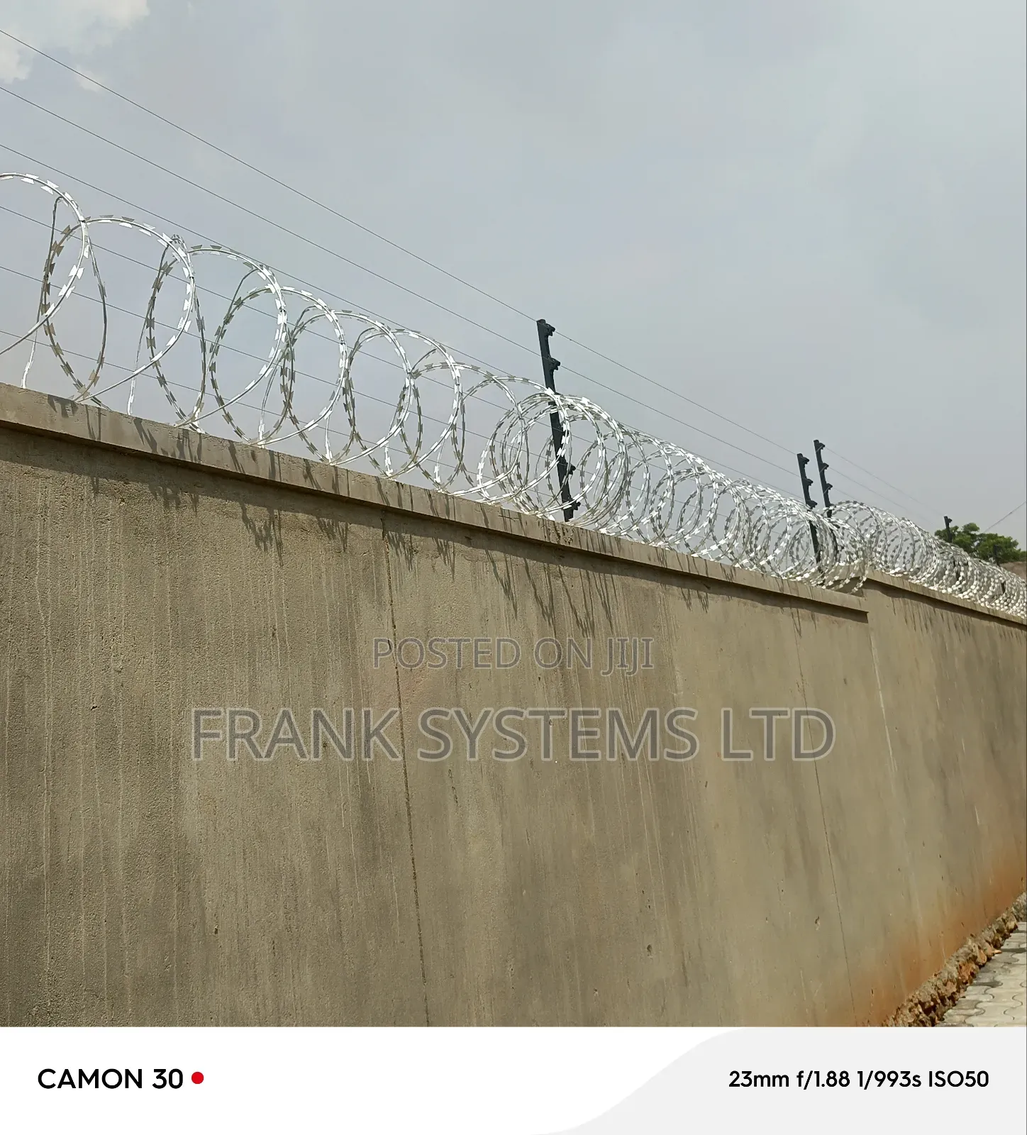 Electric Fence System With Razor Wire
