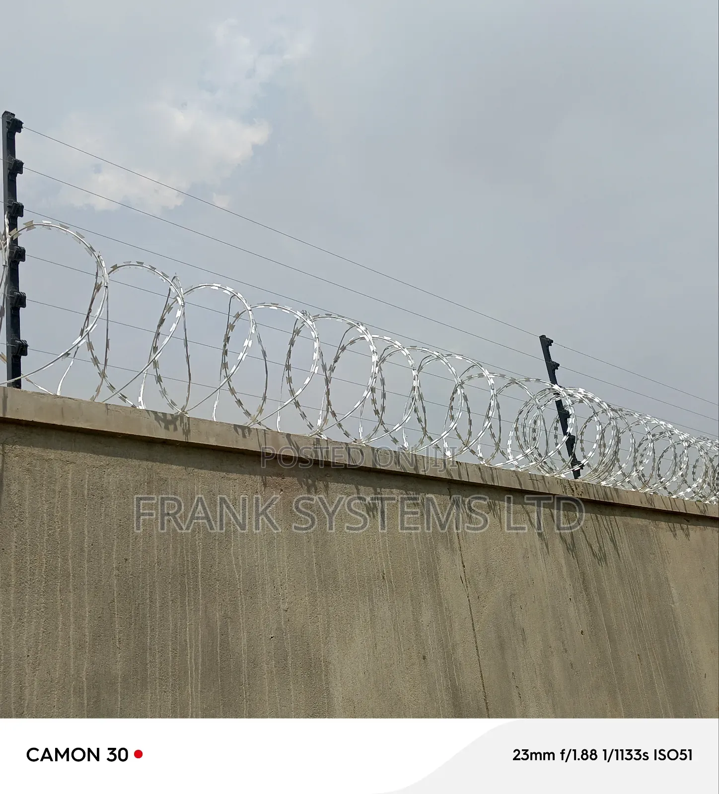 Electric Fence System With Razor Wire