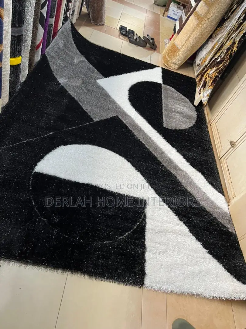 Quality Shaggy Carpets With Desighns( Medium )