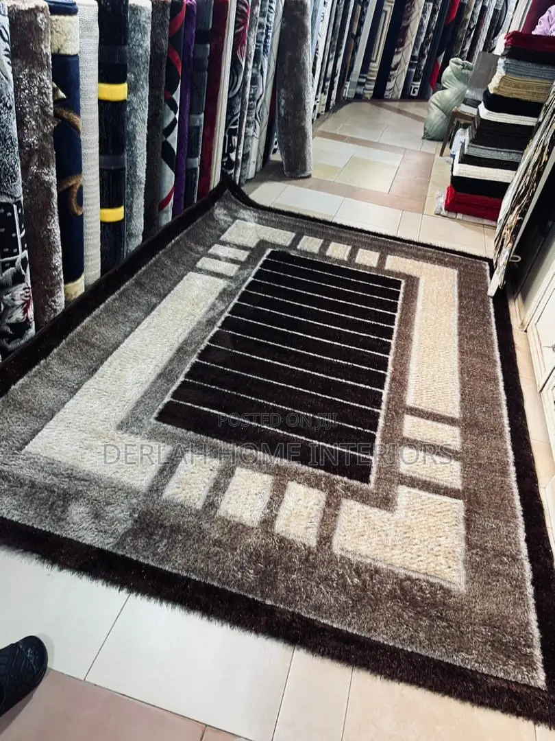 Quality Shaggy Carpets With Desighns( Medium )