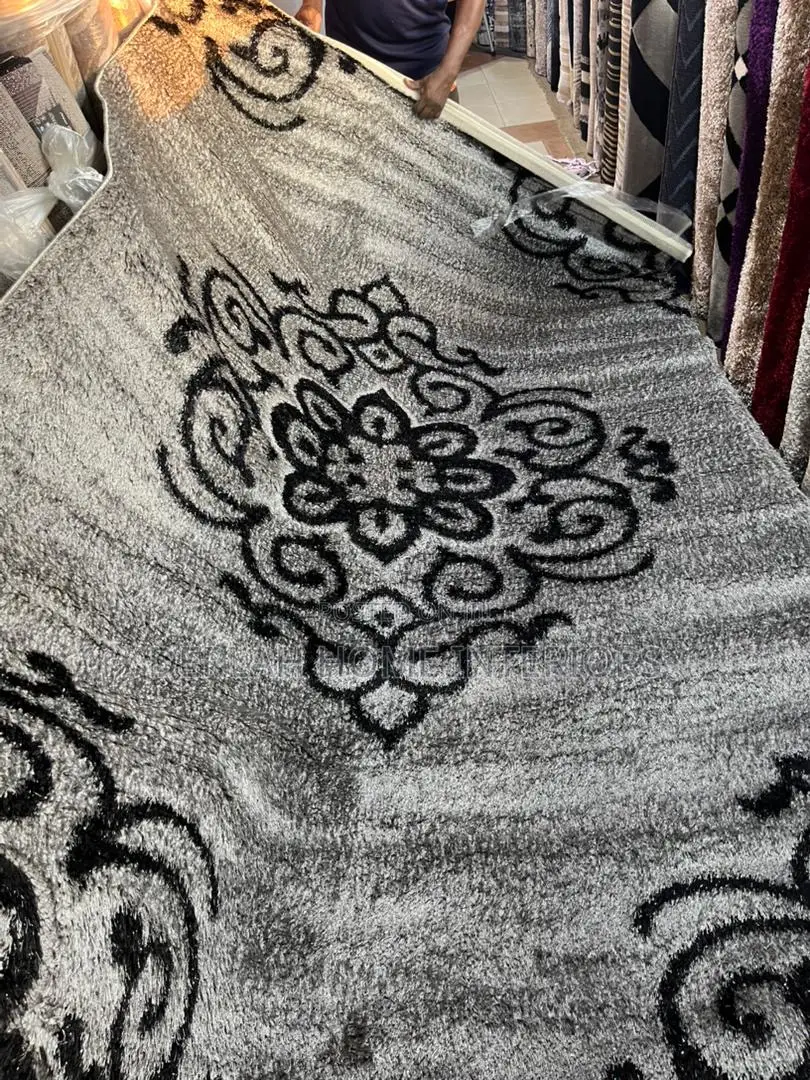 Quality Shaggy Carpets With Desighns( Medium )