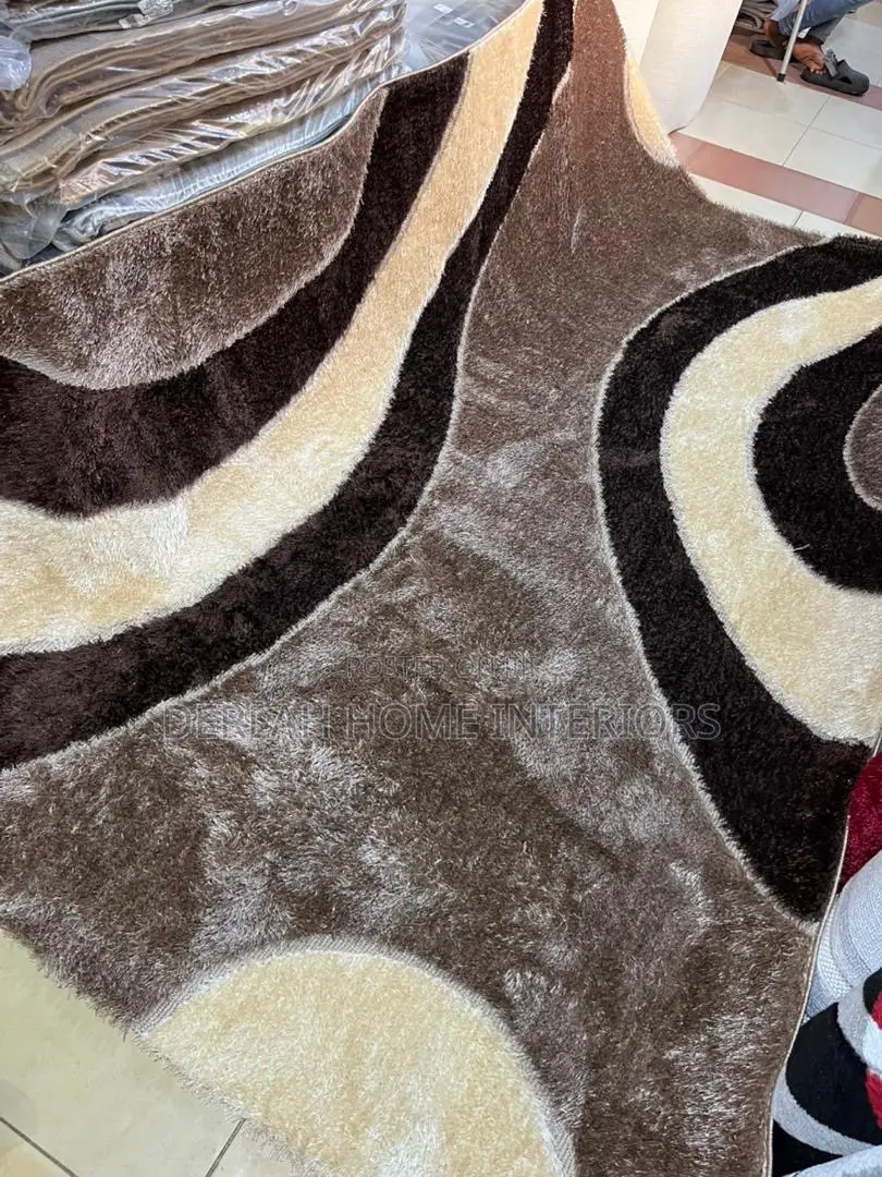 Quality Shaggy Carpets With Desighns( Medium )