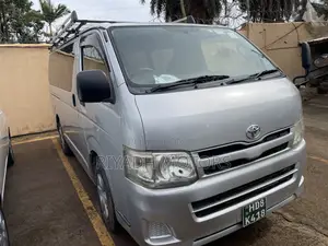 Toyota HiAce 2011 Silver
