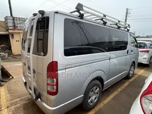Toyota HiAce 2011 Silver