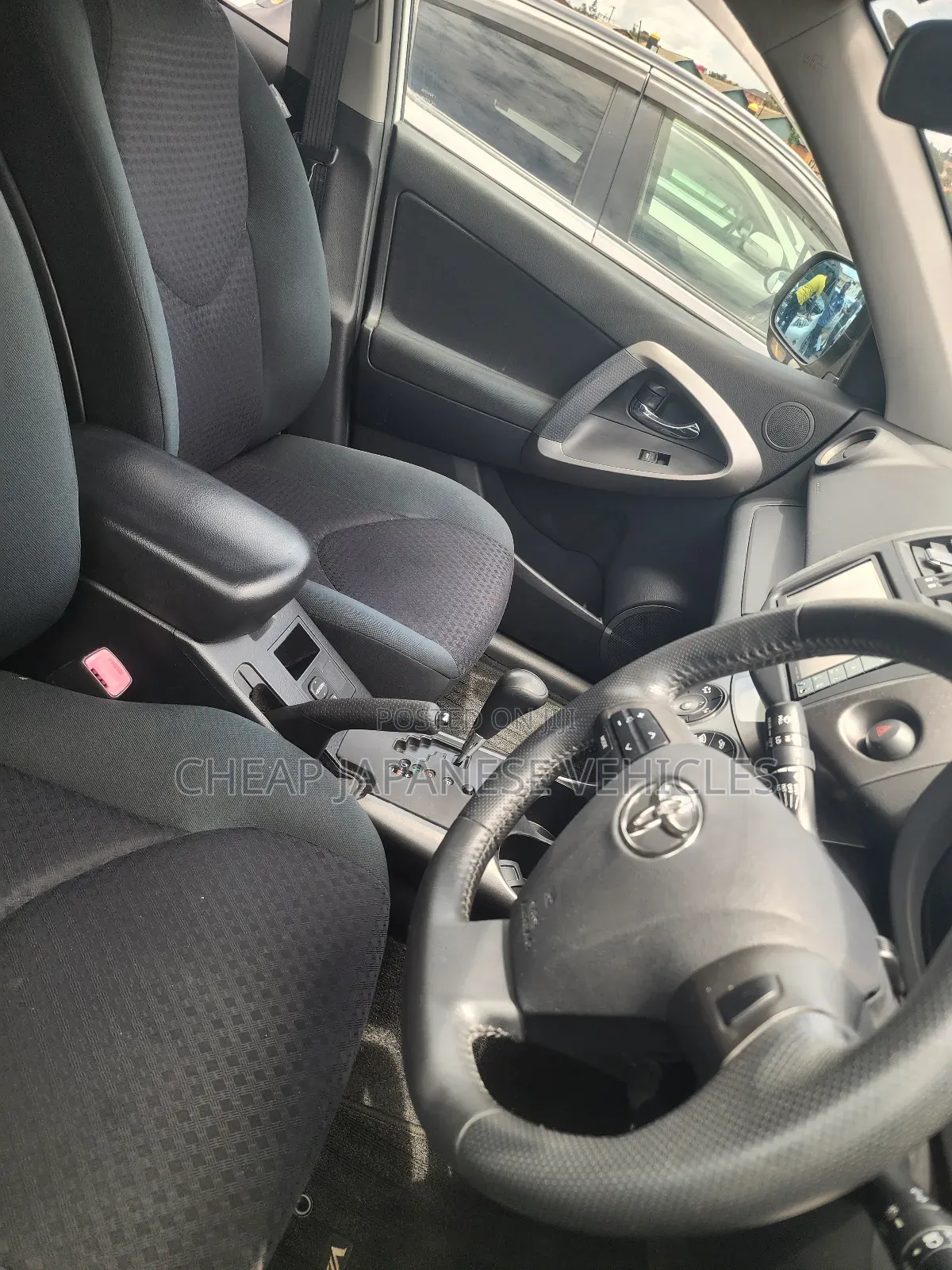 Toyota Vanguard 2011 White