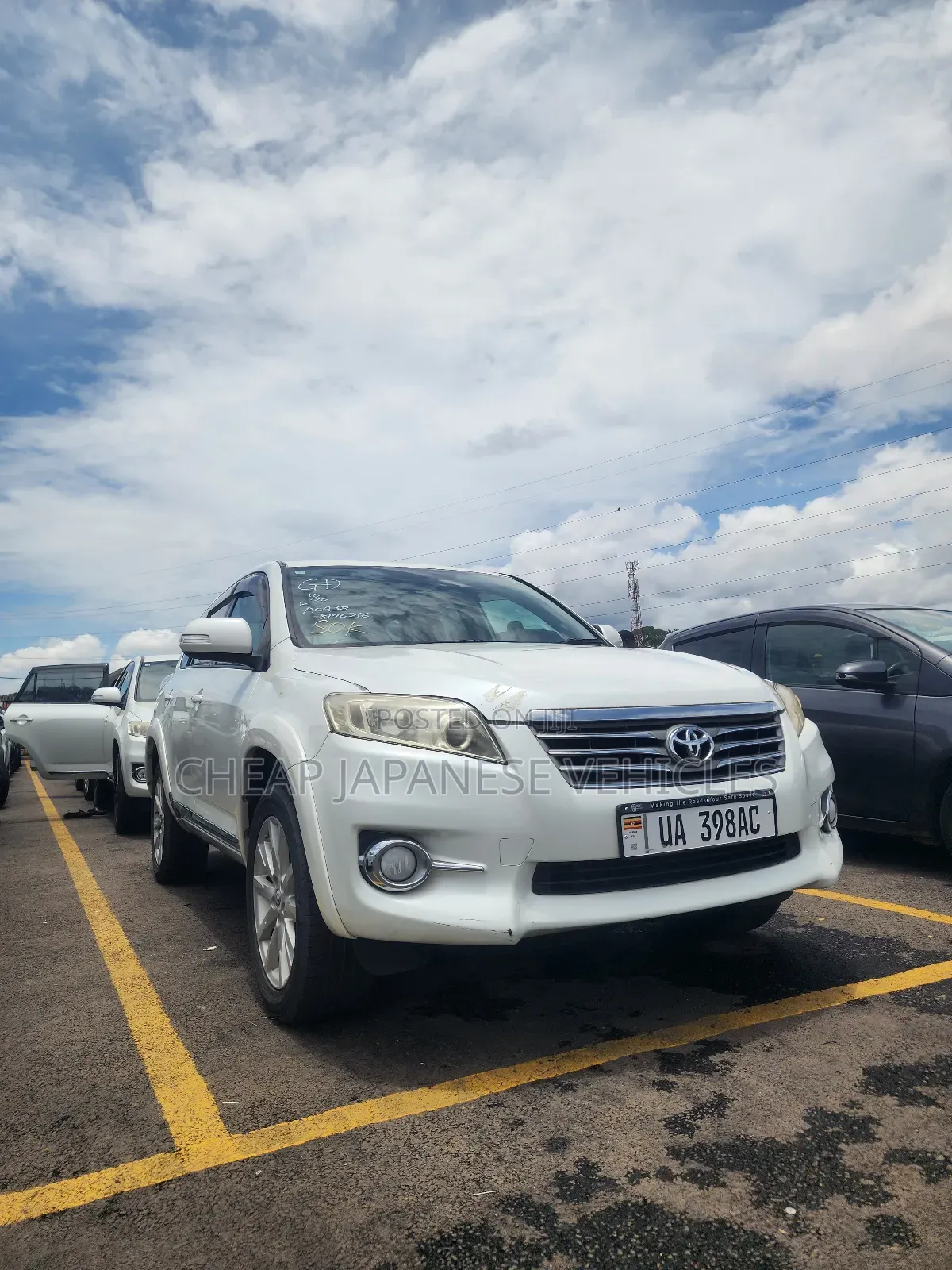 Toyota Vanguard 2011 White