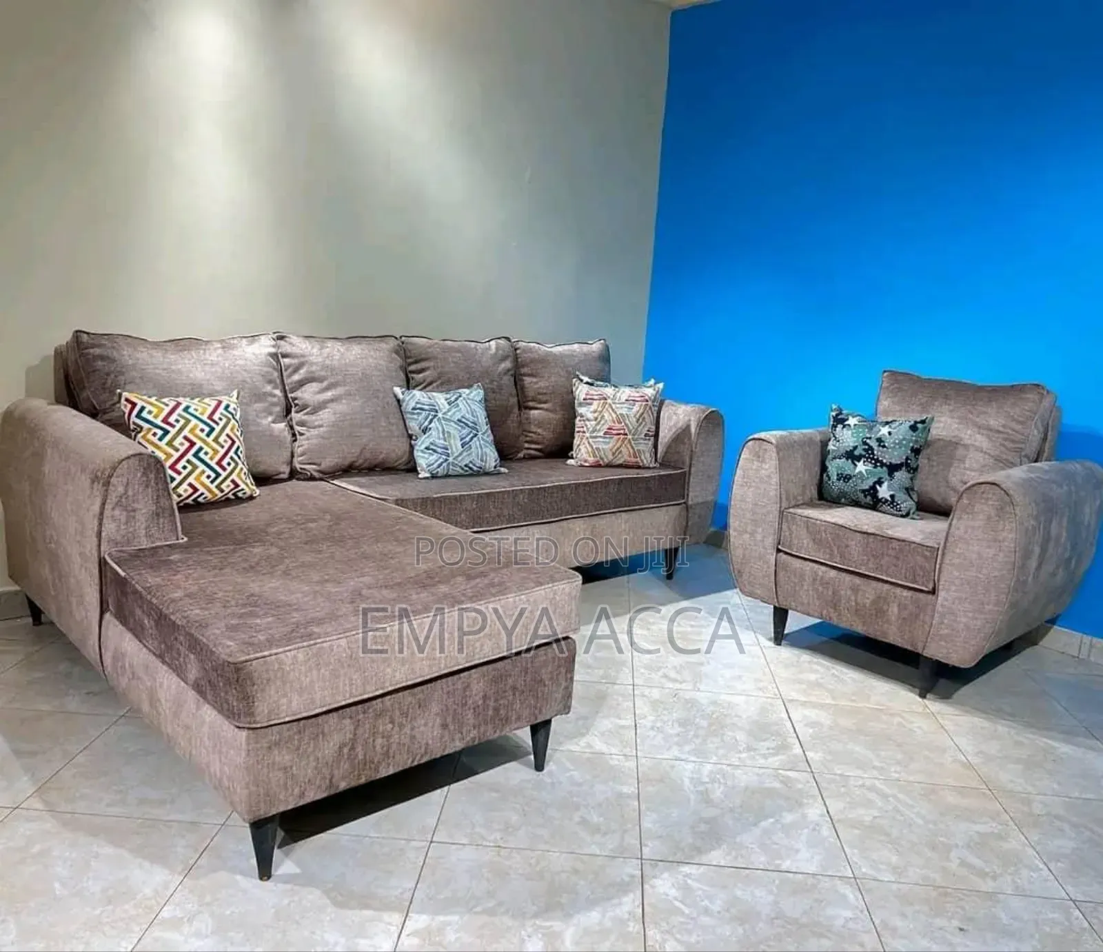 Hasaan Sofa Set