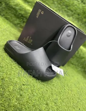 Original Black Adidas Yeezy Slides Push in Sandals