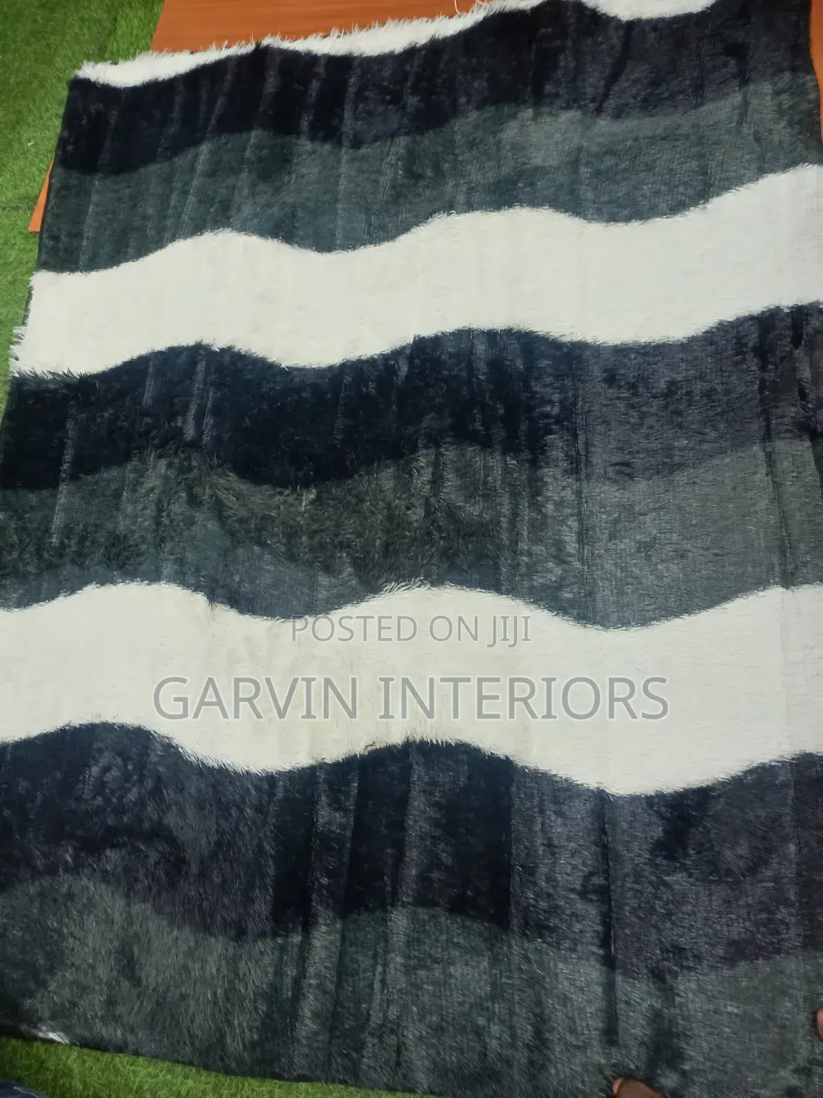 White and Black Center Carpets