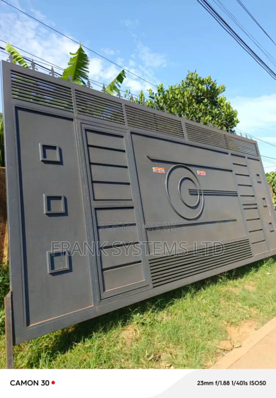 Metallic Black Gate