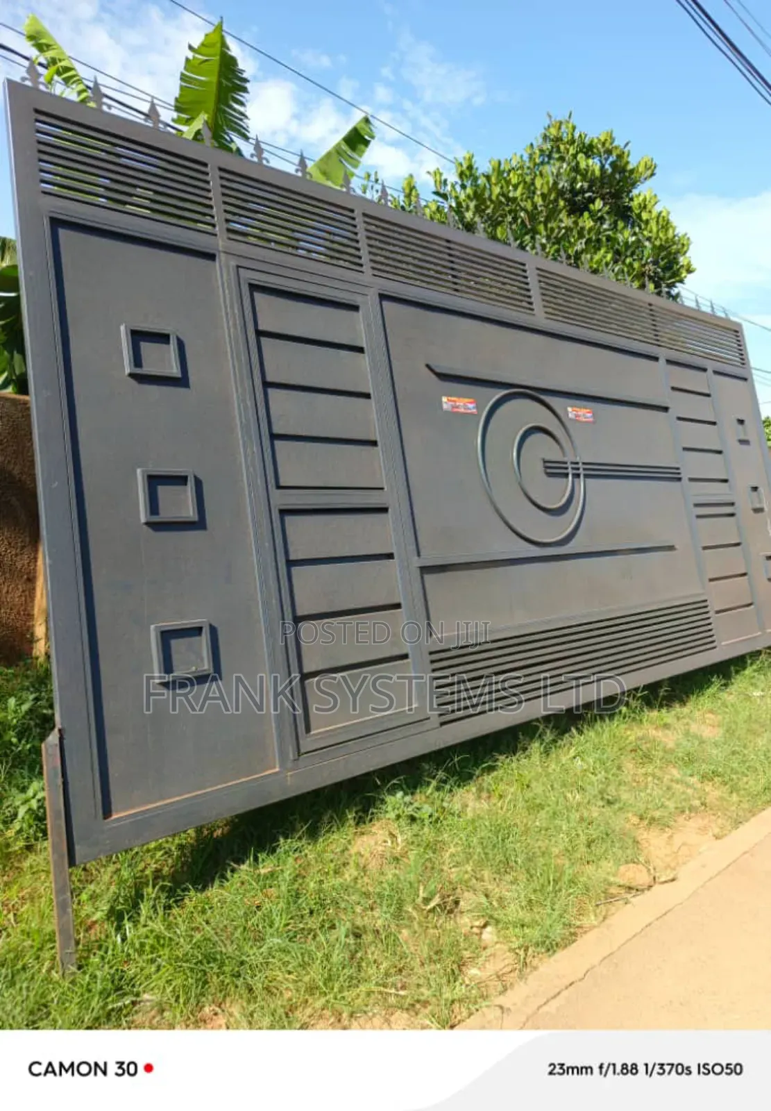 Metallic Black Gate