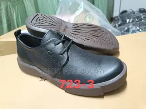 Black Clarks 723 Shoes