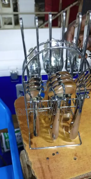 Cutlery Set 24 Piece With Stand. Silver