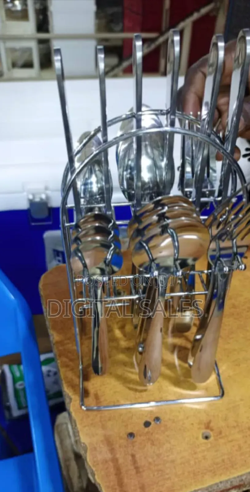 Cutlery Set 24 Piece With Stand. Silver