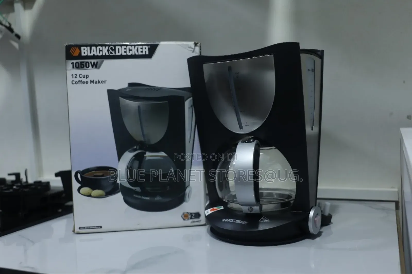 Black + Decker "12 Cups" Coffee Makers \\ 1050w \\ Dcm80-B5