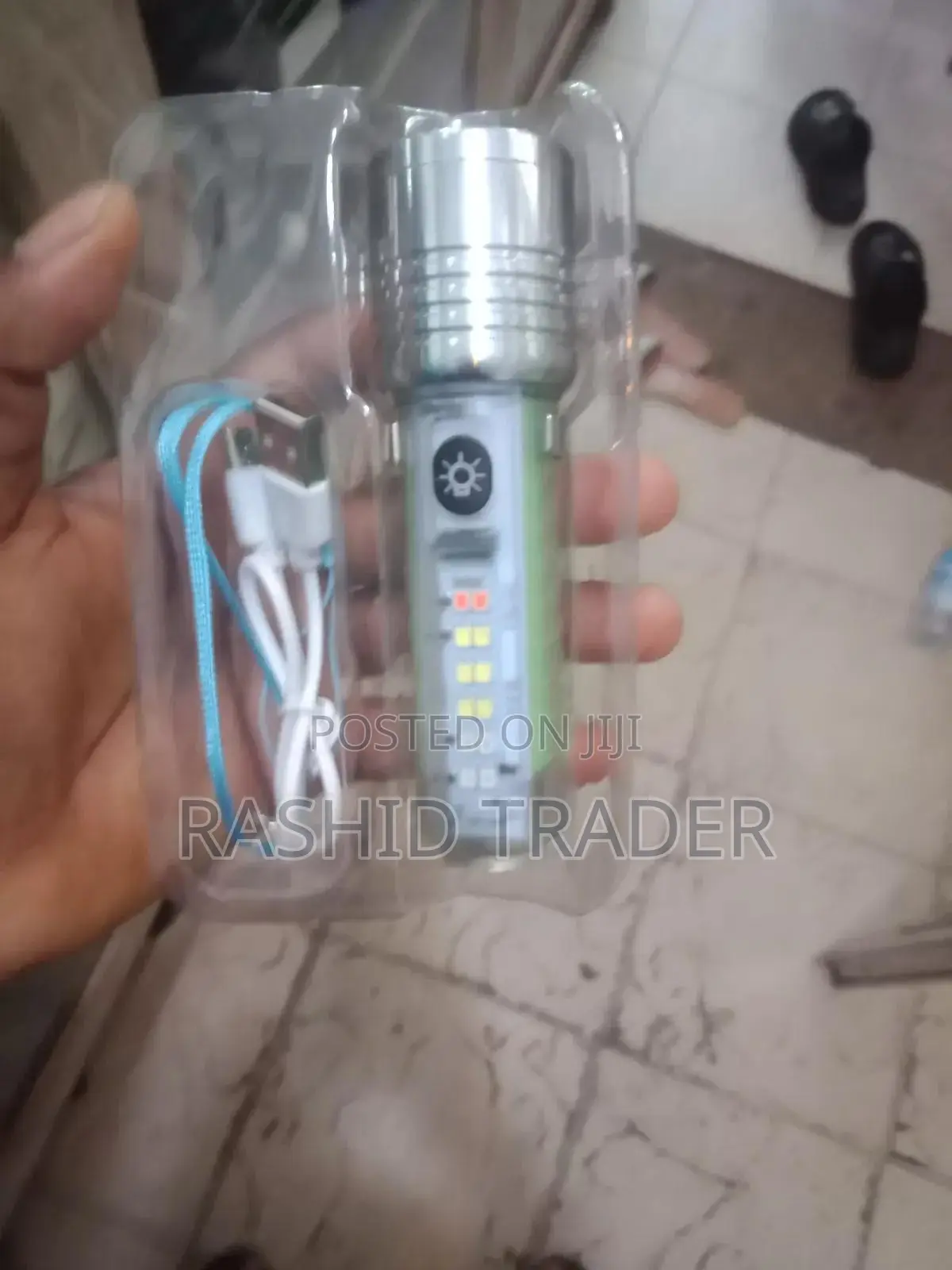 Mulfunctional Zoom Flash Light