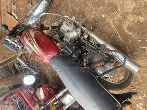 Bajaj Boxer 100 2019 Red