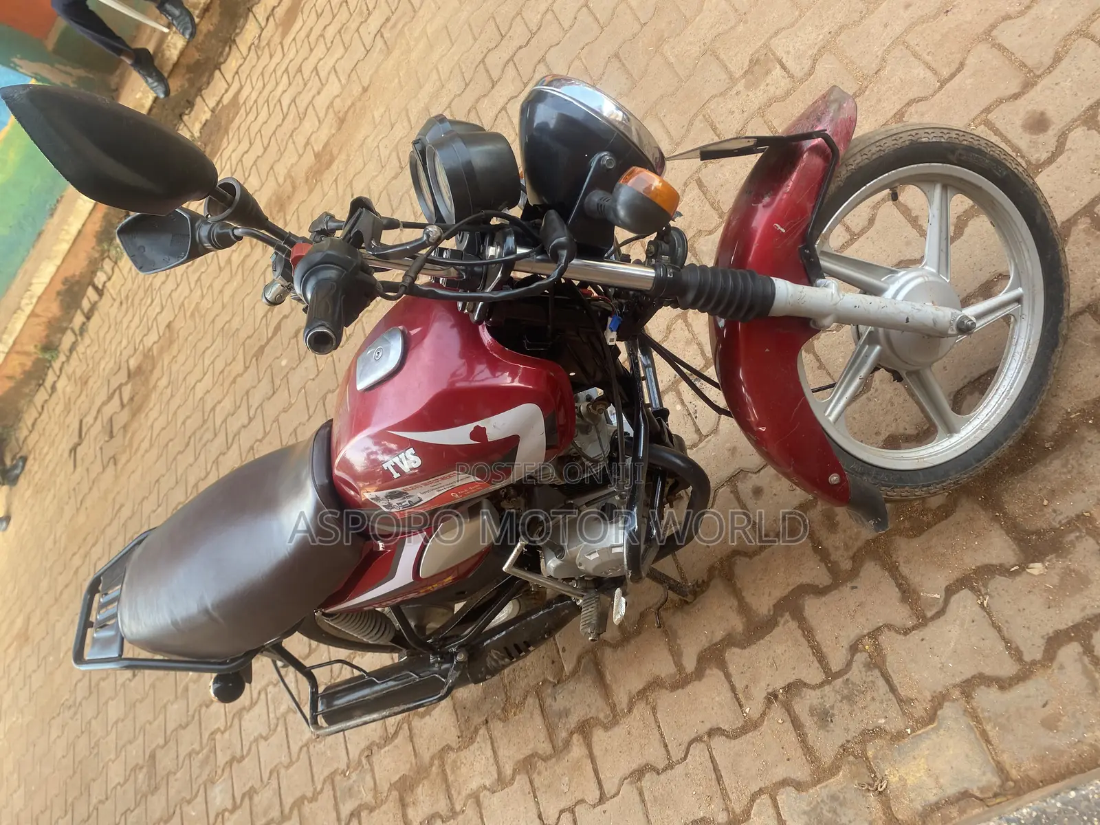 TVS HLX 125 2022 Red