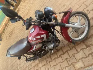 TVS HLX 125 2022 Red