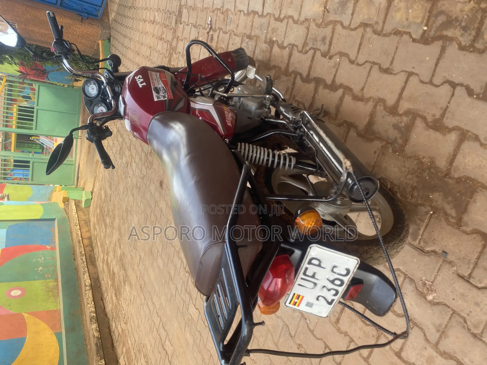 TVS HLX 125 2022 Red