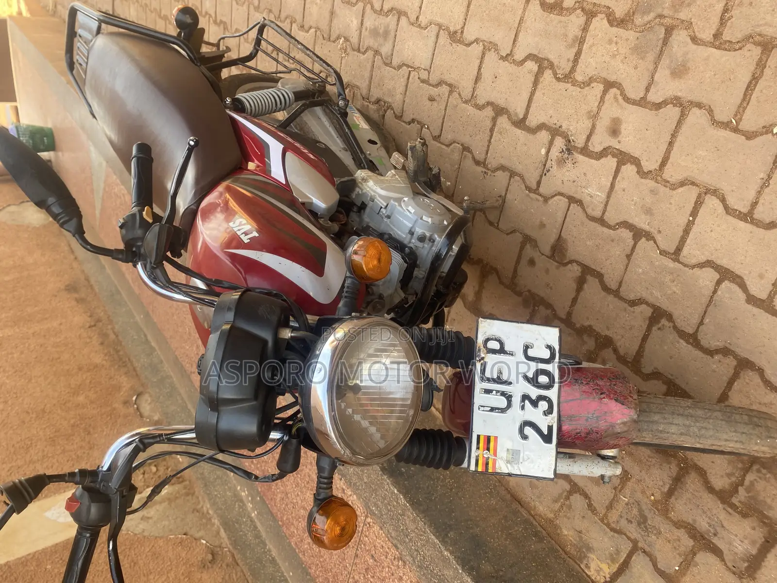 TVS HLX 125 2022 Red