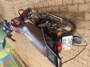 TVS HLX 125 2022 Red