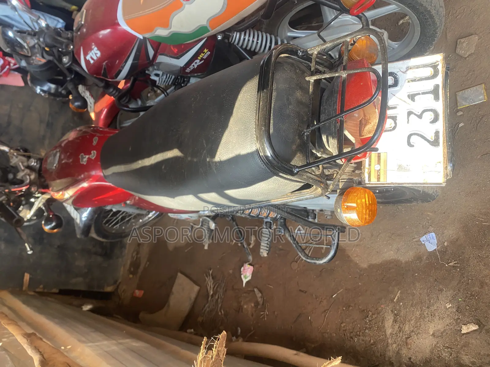 Bajaj Boxer 100 2021 Red