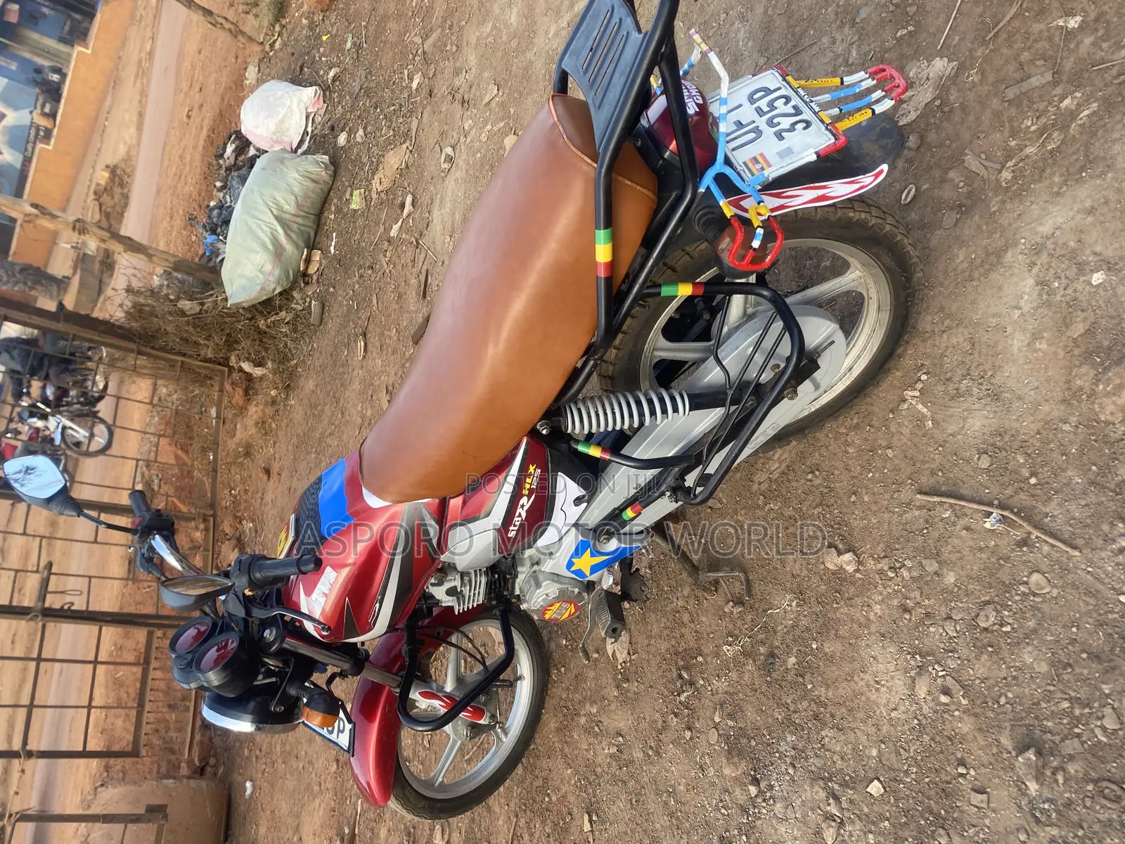 TVS HLX 125 2022 Red
