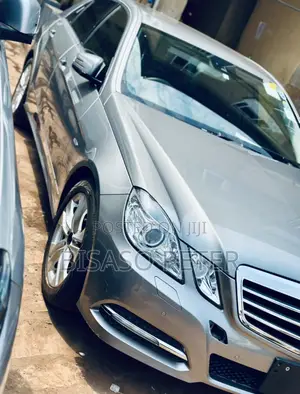 Mercedes-Benz E300 2010 Gray