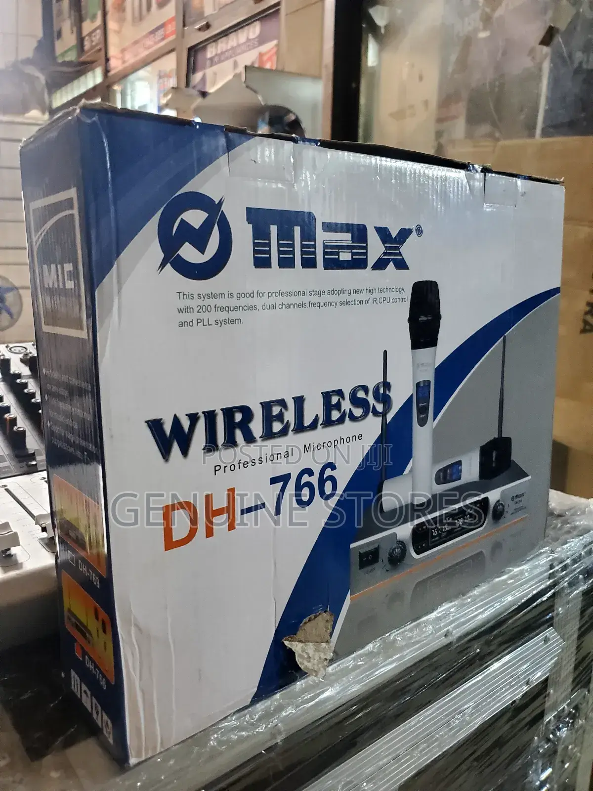 Max Wireless Professional Microphones