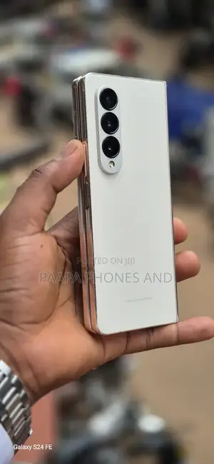 Samsung Galaxy Z Fold4 256 GB Gold