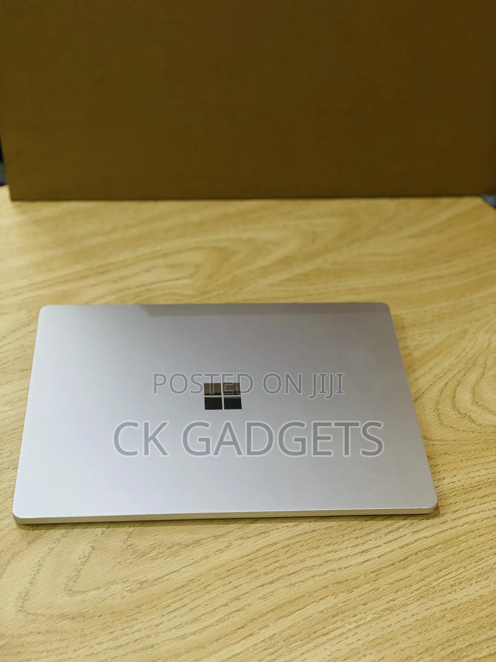 New Laptop Microsoft Surface Go 8GB Intel Core I5 SSD 256GB