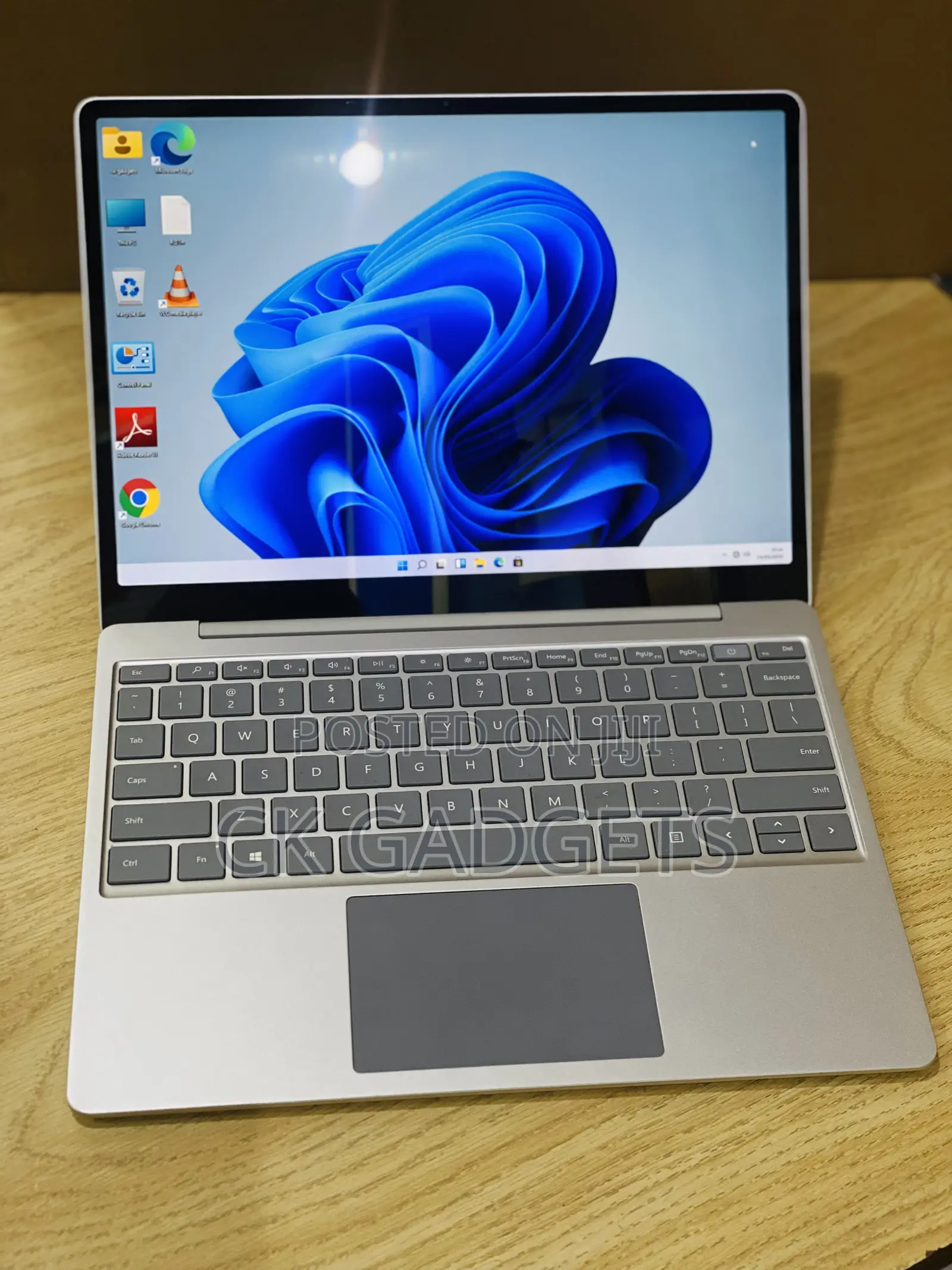 New Laptop Microsoft Surface Go 8GB Intel Core I5 SSD 256GB