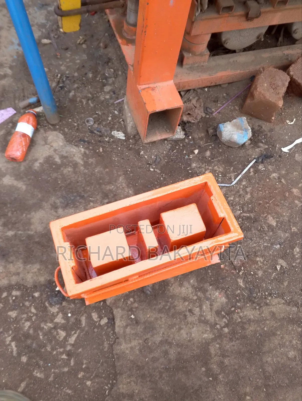 Single Hand Brick Making Machine