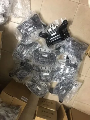 Golf Seven Gear Box Mounting and Engine Mountings