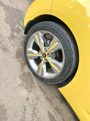 Hyundai Veloster 2015 Yellow