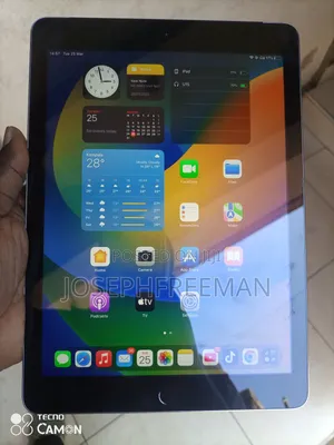 Apple iPad 10.2 (2019) 32 GB Gray